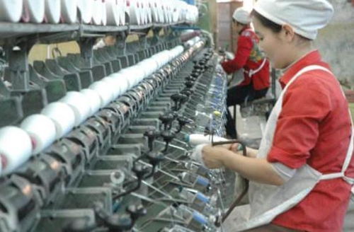 短短的十五年,敢為人先的他讓公司實現(xiàn)了數(shù)次華麗的轉(zhuǎn)身